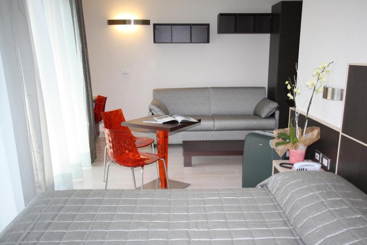 Hotel Garni Corallo Torbole Sul Garda Exterior photo